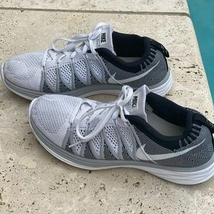 Nike gently used woman’s size 9